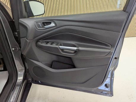 Ford Kuga 2.0 Kuga ST-Line TDCi 5dr 33