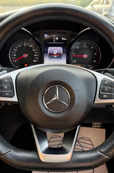Mercedes-Benz C Class C250 D AMG LINE PREMIUM - 10 SERVICES - 2 OWNERS - LIGHT INTERIOR 