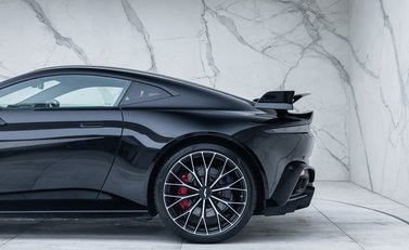 Aston Martin Vantage F1 EDITION 32
