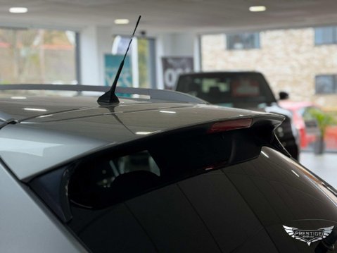 Nissan Qashqai 1.2 DIG-T N-Connecta 2WD Euro 6 (s/s) 5dr 43