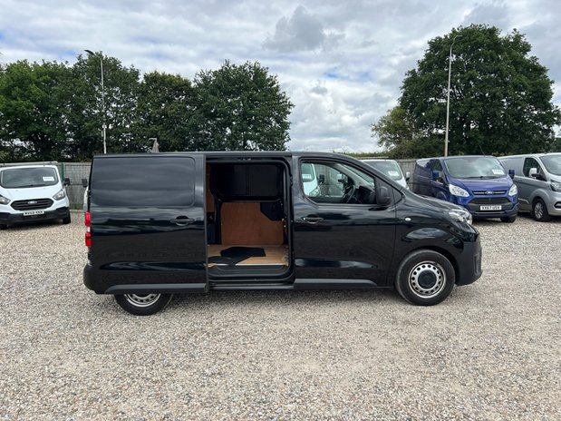 Toyota Proace MWB L2H1 Low Roof Active 2700 Air Con EURO 6 NO VA 9