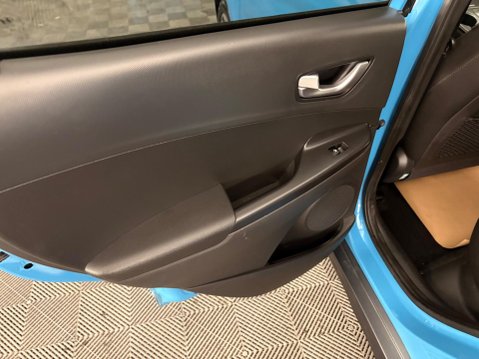 Hyundai KONA 39kWh Premium Auto 5dr (10.5kW Charger) 30