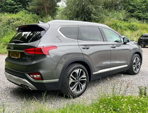 Hyundai SANTA FE 2.2 Santa Fe Premium SE CRDi Auto 4WD 5dr 5