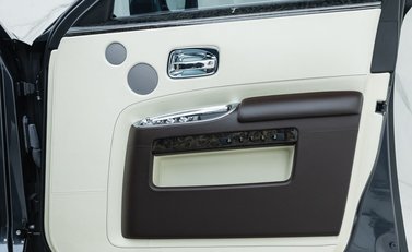 Rolls-Royce Ghost V12 37