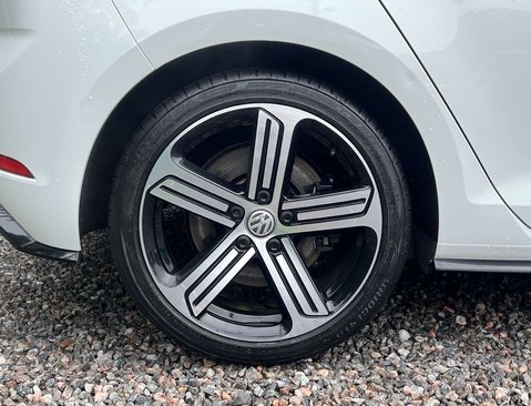 Volkswagen Golf 2.0 Golf R TSi 4Motion Semi-Auto 4WD 5dr 13