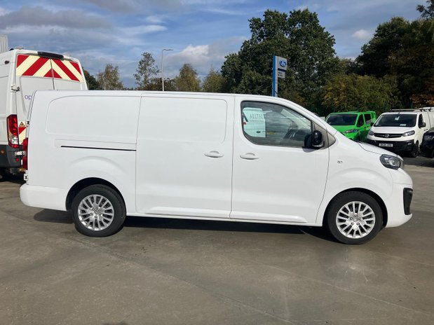 Peugeot Expert PEUGEOT EXPERT LONG DIESEL1000 1.5 Blue HDi 100 Asphalt Premium + Van 4