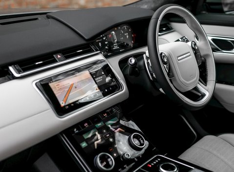 Land Rover Range Rover Velar R-Dynamic HSE Urban 16