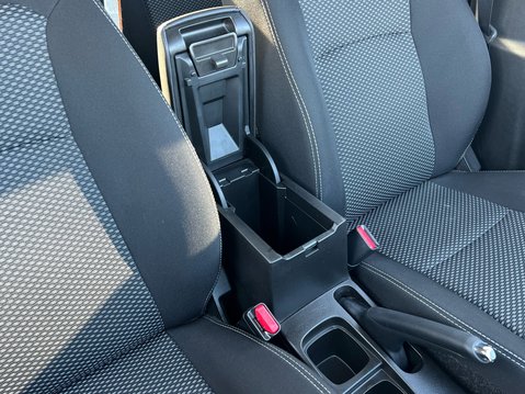 Suzuki Vitara SZ-T BOOSTERJET MHEV 28