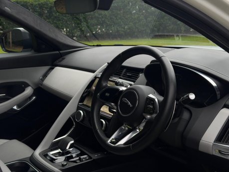 Jaguar E-Pace R-DYNAMIC S 19