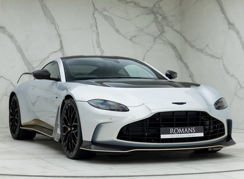 Aston Martin V12 Vantage 1
