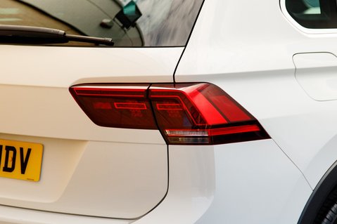 Volkswagen Tiguan R-LINE TECH TDI DSG 9