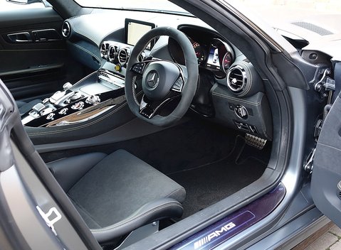 Mercedes-Benz Amg GT GT R 11