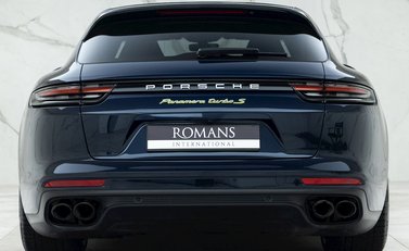 Porsche Panamera Turbo S E-Hybrid Sport Turismo 5