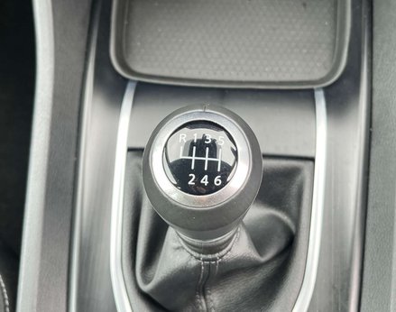 Nissan Qashqai 1.3 Qashqai Acenta Premium DiG-T MHEV 5dr 56