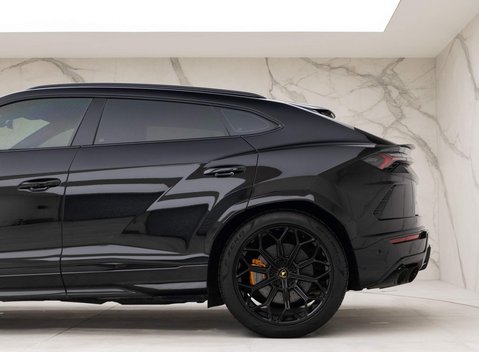 Lamborghini Urus V8 28