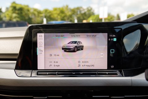 Volkswagen Golf LIFE TSI 28