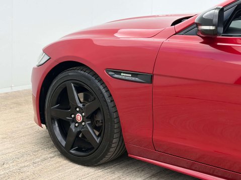 Jaguar XE 2.0 XE R-Sport D Auto 4dr 44