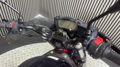 Suzuki SV650 2018 30K NEW MOT NAKED 650CC A2 V TWIN SERVICED 16