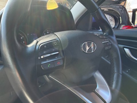 Hyundai i30 T-GDI FASTBACK SE NAV 30