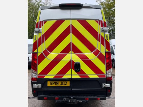 Iveco Daily 2.3D HPI 14V Business 35S 3520 Panel Van 5dr Diesel HiMatic MWB H2 Euro 6 ( 12