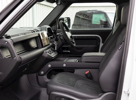 Land Rover Defender 90 V8 17