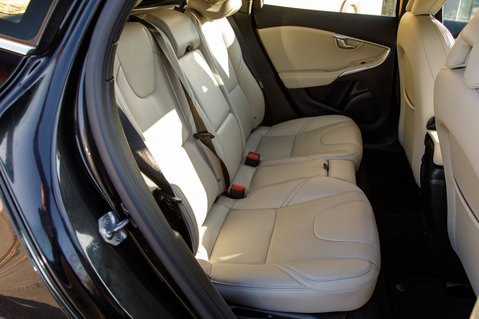 Volvo V40 T3 INSCRIPTION 33