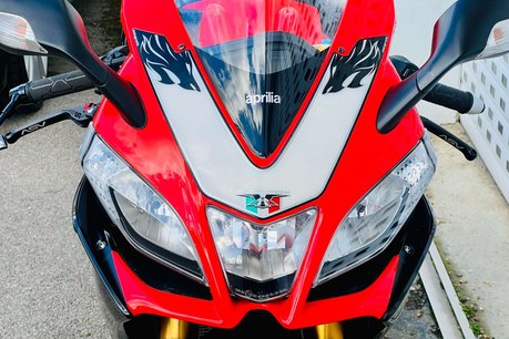 Aprilia RSV RSV 4 Factory 11