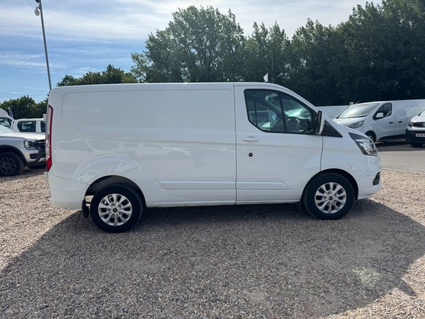 Ford Transit Custom SWB L1H1 Low Roof Limited 280 Air Con Alloys Sensors Cam EURO 6 5