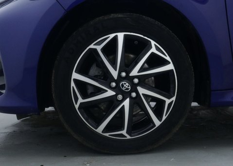 Toyota Yaris 1.5 Yaris Design HEV CVT 5dr 16