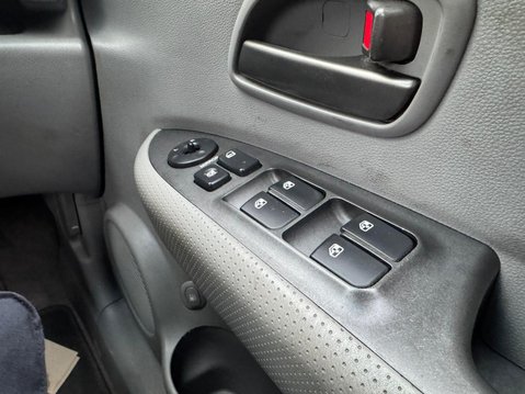 Kia Carens 2.0 CRDi SR 5dr (7 Seats) 16