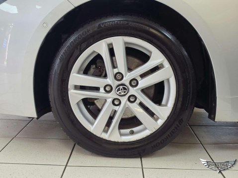 Toyota Corolla 1.8 VVT-h Icon Tech CVT Euro 6 (s/s) 5dr 65