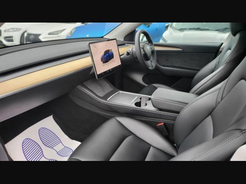 Tesla Model Y LONG RANGE AWD 2