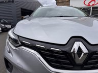 Renault Captur ICONIC TCE 8