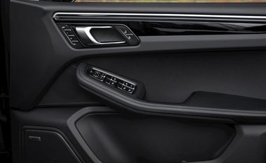 Porsche Macan GTS 22