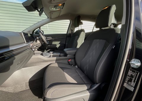 Kia Sportage 1.6 T-GDi HEV Pure 16