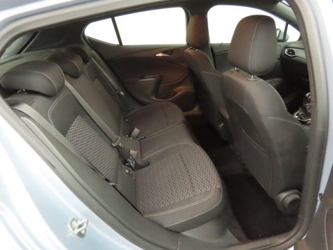 Vauxhall Astra 1.4i Turbo SRi Euro 6 5dr 9