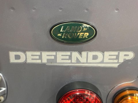 Land Rover Defender 2.4 TDCi Hard Top SUV 4WD SWB Euro 4 3dr 41