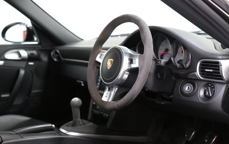 Porsche 911 Carrera S - Sensational Manual Coupe 6