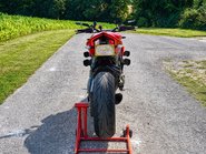 Ducati Streetfighter V4S 8