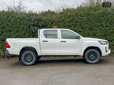 Toyota Hilux Active | 2.4 LT | AC | Sensors | Double Cab | 4