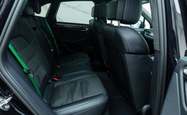 Porsche Macan GTS 19