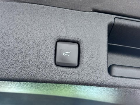 Ford Kuga 2.5h Duratec ST-Line X Edition CVT Euro 6 (s/s) 5dr 36