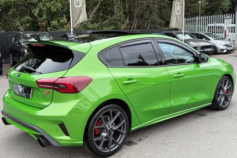 Ford Focus ST -PAN ROOF -PARKING/PERFORMANCE/ASSIST PACKS -HUD -B&O - MEAN GREEN 6
