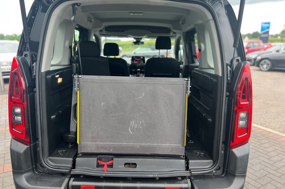 Citroen Berlingo BLUEHDI FEEL M WHEELCHAIR RAMP 34