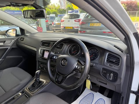 Volkswagen Golf 1.6 TDI BlueMotion Tech SE DSG Euro 5 (s/s) 5dr 18