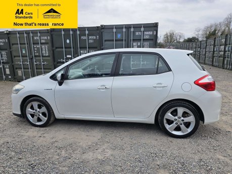 Toyota Auris 1.8 VVT-h T Spirit Hatchback 5dr Petrol Hybrid CVT Euro 5 (s/s) (136 ps) 10