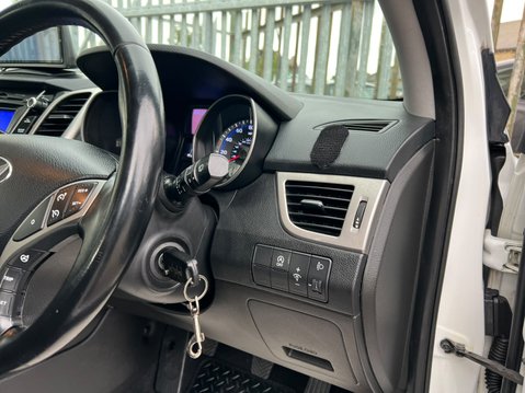 Hyundai i30 CRDI S BLUE DRIVE 40