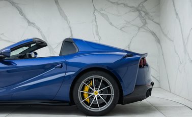 Ferrari 812 GTS 33