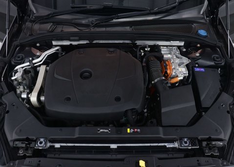Volvo V60 2.0 V60 R-Design T6 Recharge AWD Auto 4WD 5dr 55