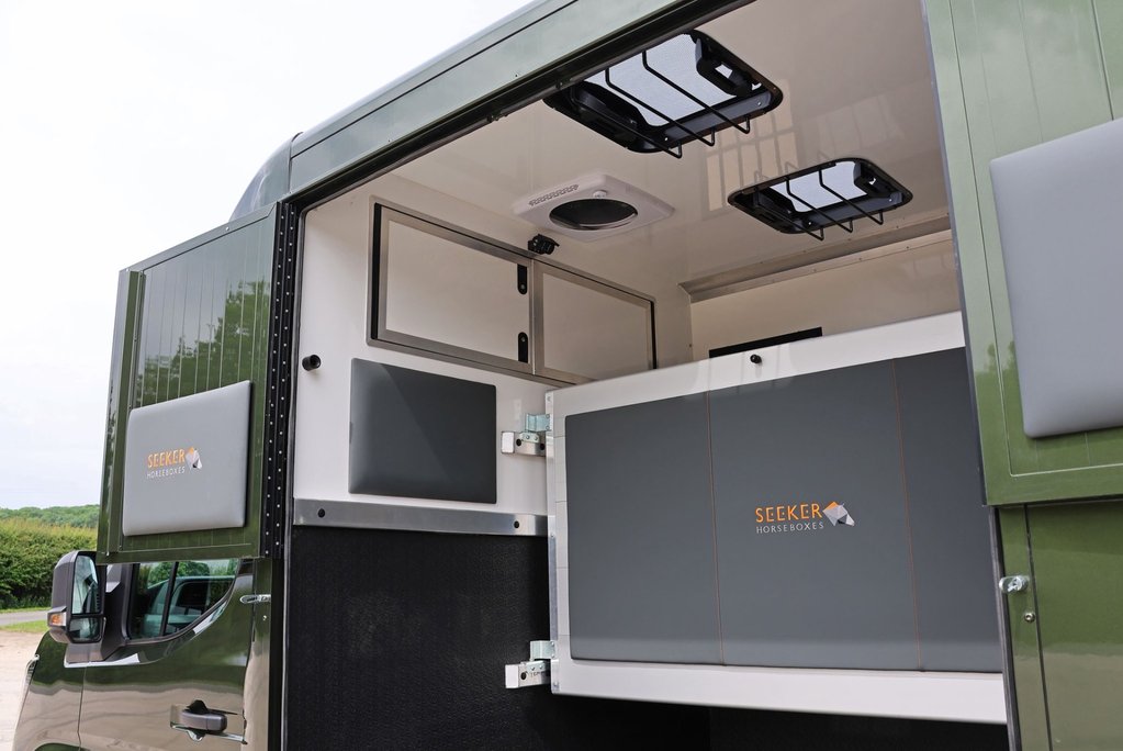 Renault Master BRAND NEW 3.5 TON STALLION BUILD EXTREME HEAVY DUTY HORSEBOX FROM SEEKER  43